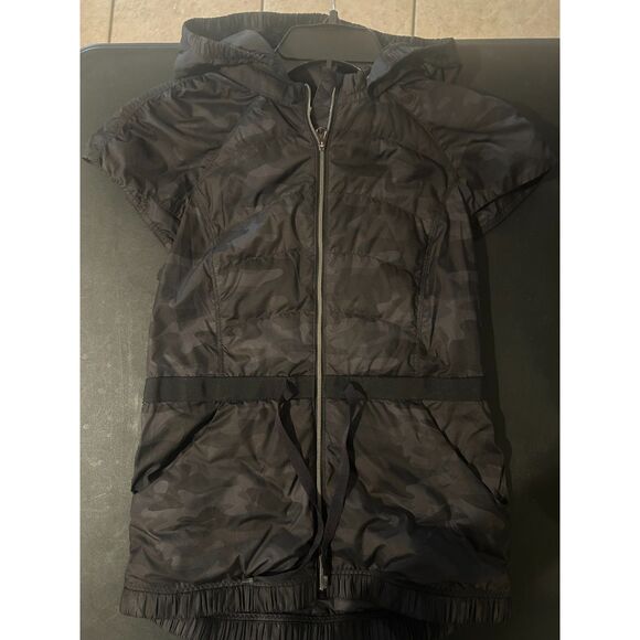 Lululemon Spring Fling Puffy Vest Lotus Camo Black Women's 6 - Picture 1 of 8